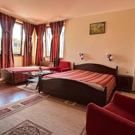 ホテル Rai トリャブナ